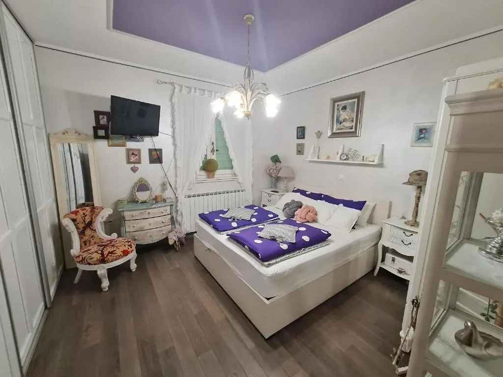 Casa Rustica Ivano Biograd Na Moru 0*,  Croácia